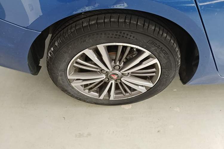 Used Roewe i5 2019 1.5L Automatic 4G Connected Langhao Edition Right Rear Wheel Hub