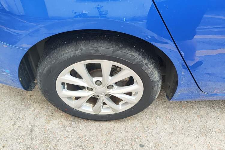 Used Roewe i5 2019 1.5L Automatic 4G Connected Linghao Edition Right Rear Wheel Hub