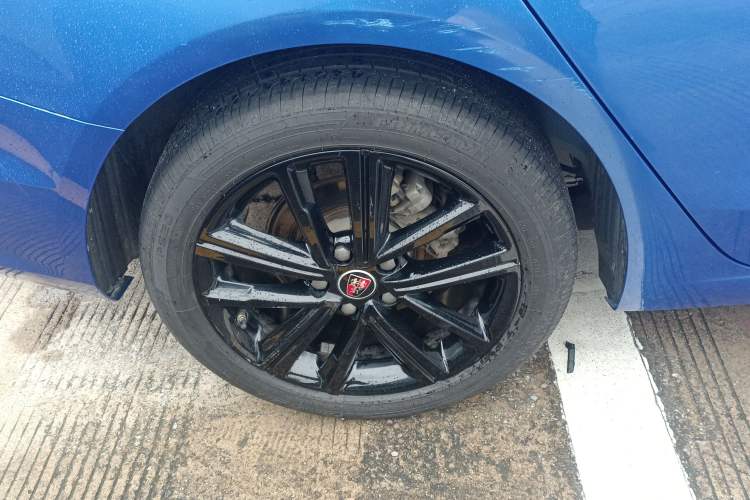 Used Roewe i5 2019 20T Automatic 4G Connect Luxury Flagship Edition Right Rear Wheel Hub