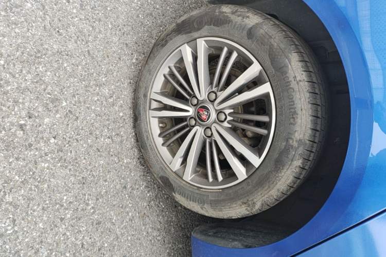Used Roewe i5 2019 1.5L Manual 4G Connectable Langhao Edition Right Rear Wheel Hub