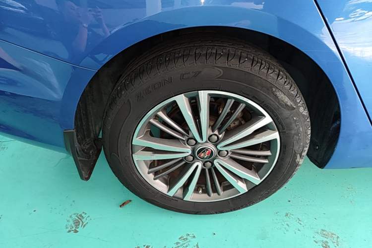 Used Roewe i5 2019 1.5L Automatic 4G Connected Linghao Flagship Edition Right Rear Wheel Hub