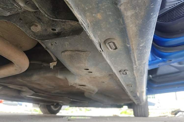 Used Roewe i5 2019 1.5L Automatic 4G Connected Langyue Edition Right Side Sill
