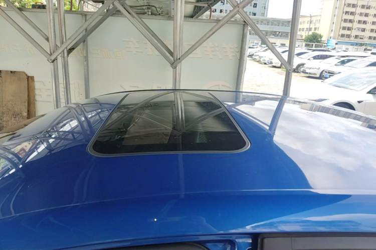 Used Roewe i5 2019 1.5L Automatic 4G Connected Langyue Edition Roof