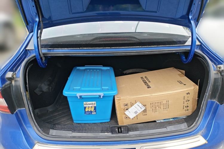 Used Roewe i5 2019 1.5L Manual 4G Connectable Langhao Edition Trunk
