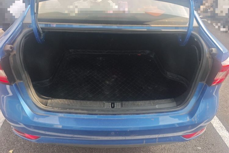 Used Roewe i5 2019 20T Automatic 4G Connected Supercharged Flagship Edition Trunk