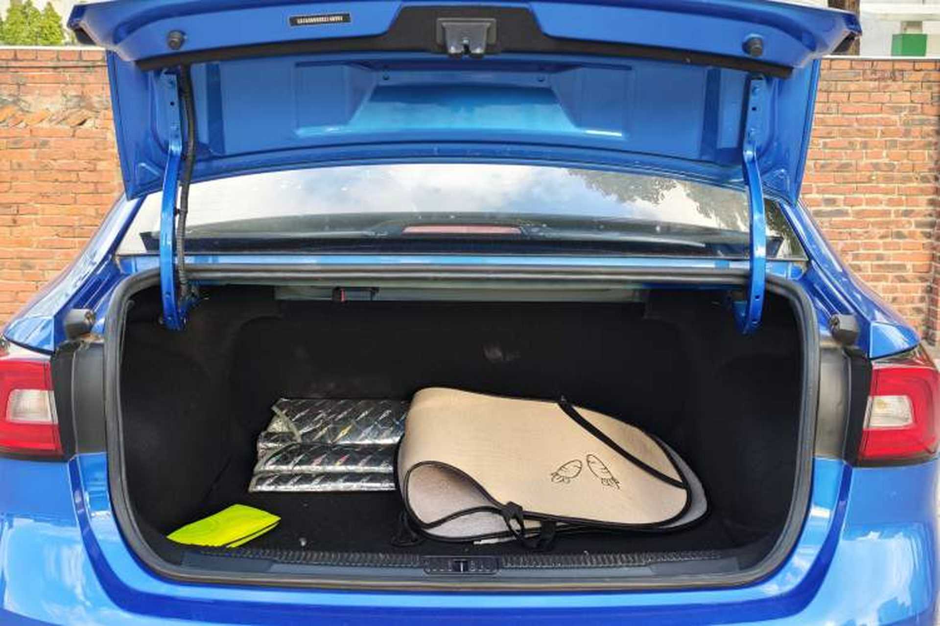 Used Roewe i5 2019 1.5L Manual 4G Connect Leehao Flagship Edition Trunk