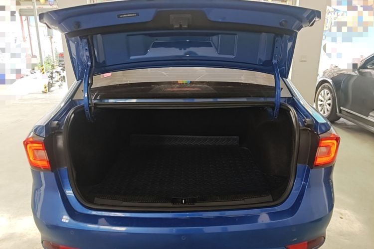 Used Roewe i5 2019 1.5L Automatic 4G Connected Langhao Edition Trunk