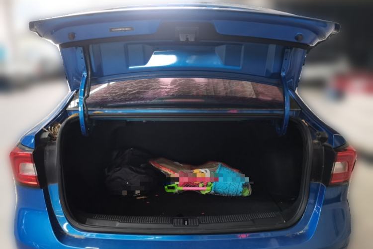 Used Roewe i5 2019 1.5L Automatic 4G Connected Linghao Flagship Edition Trunk