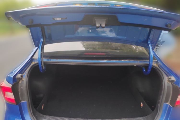 Used Roewe i5 2019 20T Automatic 4G Connect Luxury Flagship Edition Trunk