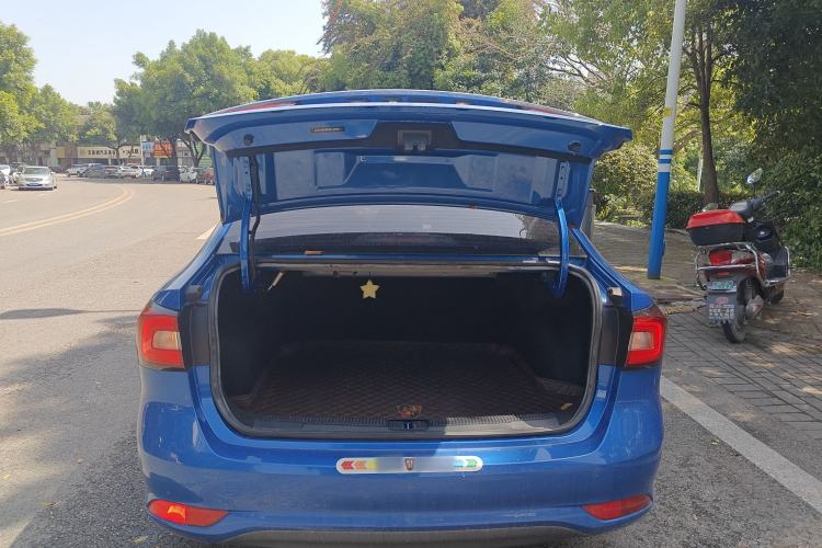 Used Roewe i5 2019 1.5L Manual 4G Connect Leehao Flagship Edition Trunk