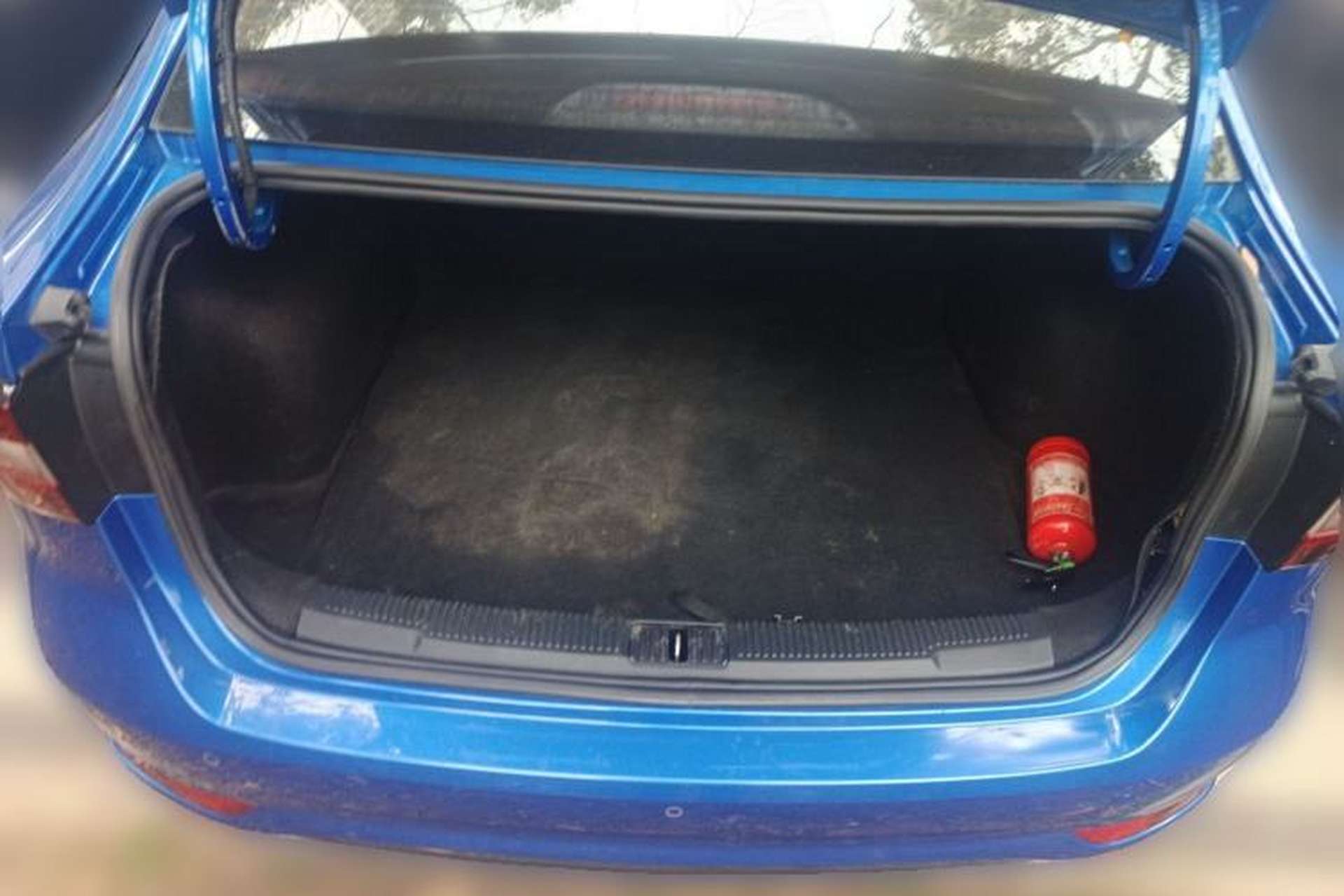Used Roewe i5 2019 20T Automatic 4G Connected Supercharged Flagship Edition Trunk