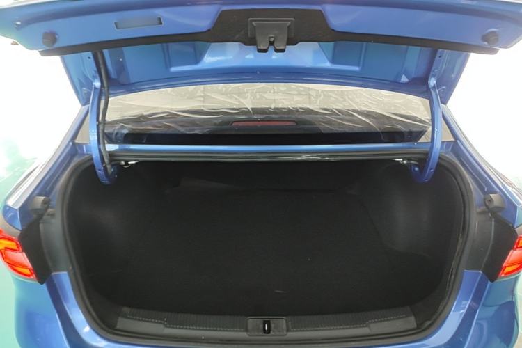 Used Roewe i5 2019 1.5L Automatic 4G Connected Linghao Flagship Edition Trunk
