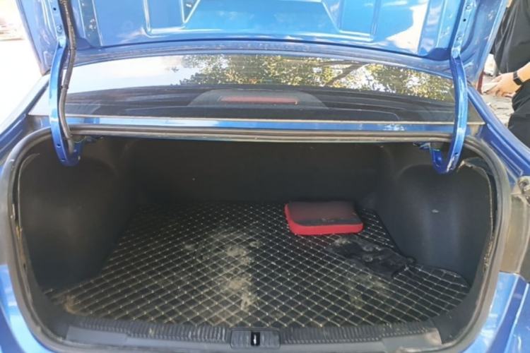 Used Roewe i5 2019 1.5L Automatic 4G Connected Linghao Flagship Edition Trunk