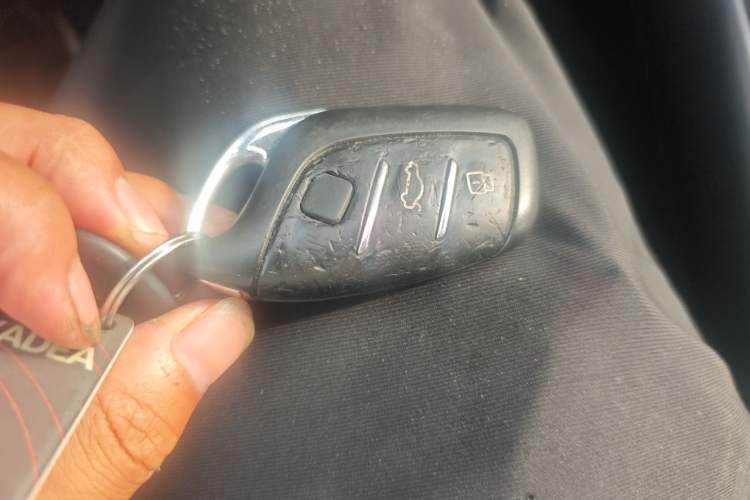Used Roewe i5 2019 20T Automatic 4G Connected Supercharged Flagship Edition Vehicle Key