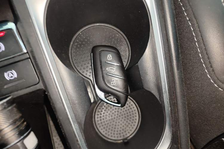 Used Roewe i5 2019 1.5L Automatic 4G Connected Linghao Flagship Edition Vehicle Key