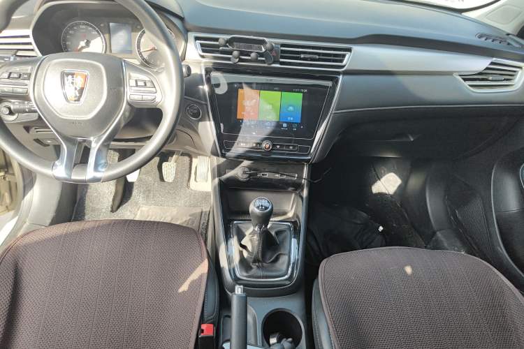 Used Roewe i5 2019 1.5L Manual 4G Connect Leehao Flagship Edition Audio And AC Panel