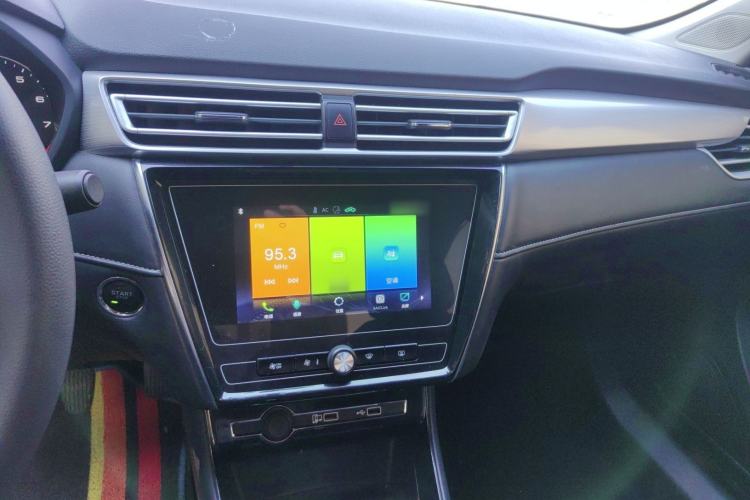Used Roewe i5 2019 1.5L Manual 4G Connected Langyue Edition Audio And AC Panel