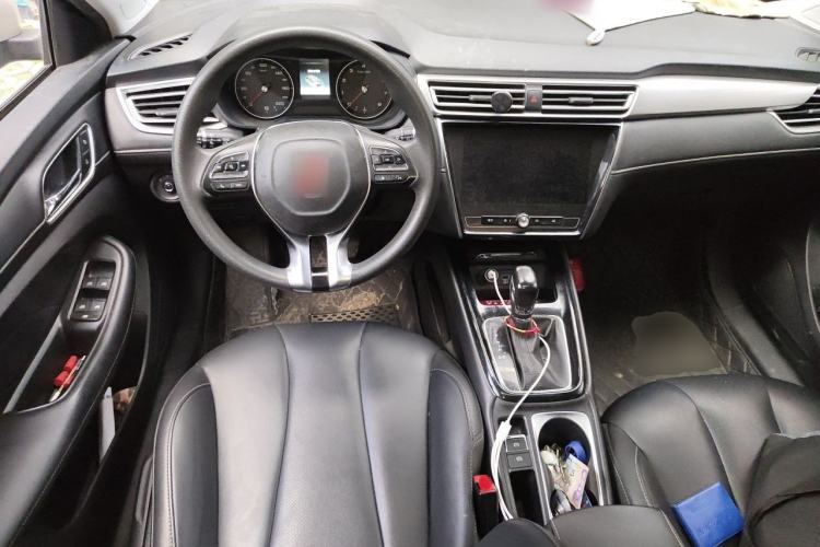 Used Roewe i5 2019 1.5L Automatic 4G Connected Langhao Edition Center Console