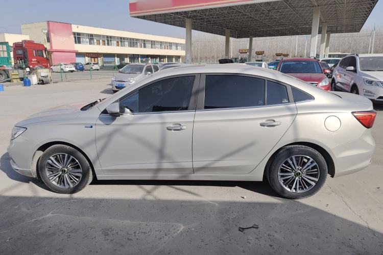 Used Roewe i5 2019 1.5L Manual 4G Connect Leehao Flagship Edition Exterior 3