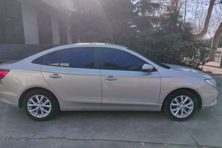 Used Roewe i5 2019 1.5L Manual 4G Connected Langyue Edition Exterior 3