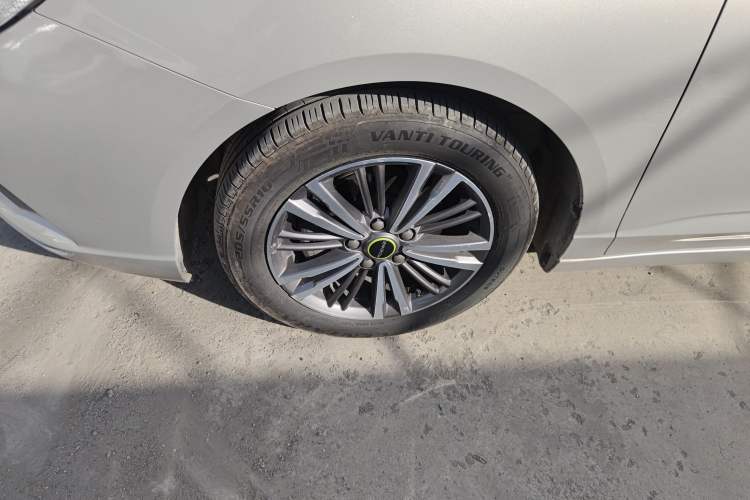 Used Roewe i5 2019 1.5L Manual 4G Connect Leehao Flagship Edition Exterior 7