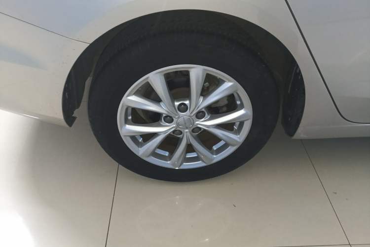 Used Roewe i5 2019 1.5L Manual 4G Connected Langyue Edition Exterior 8