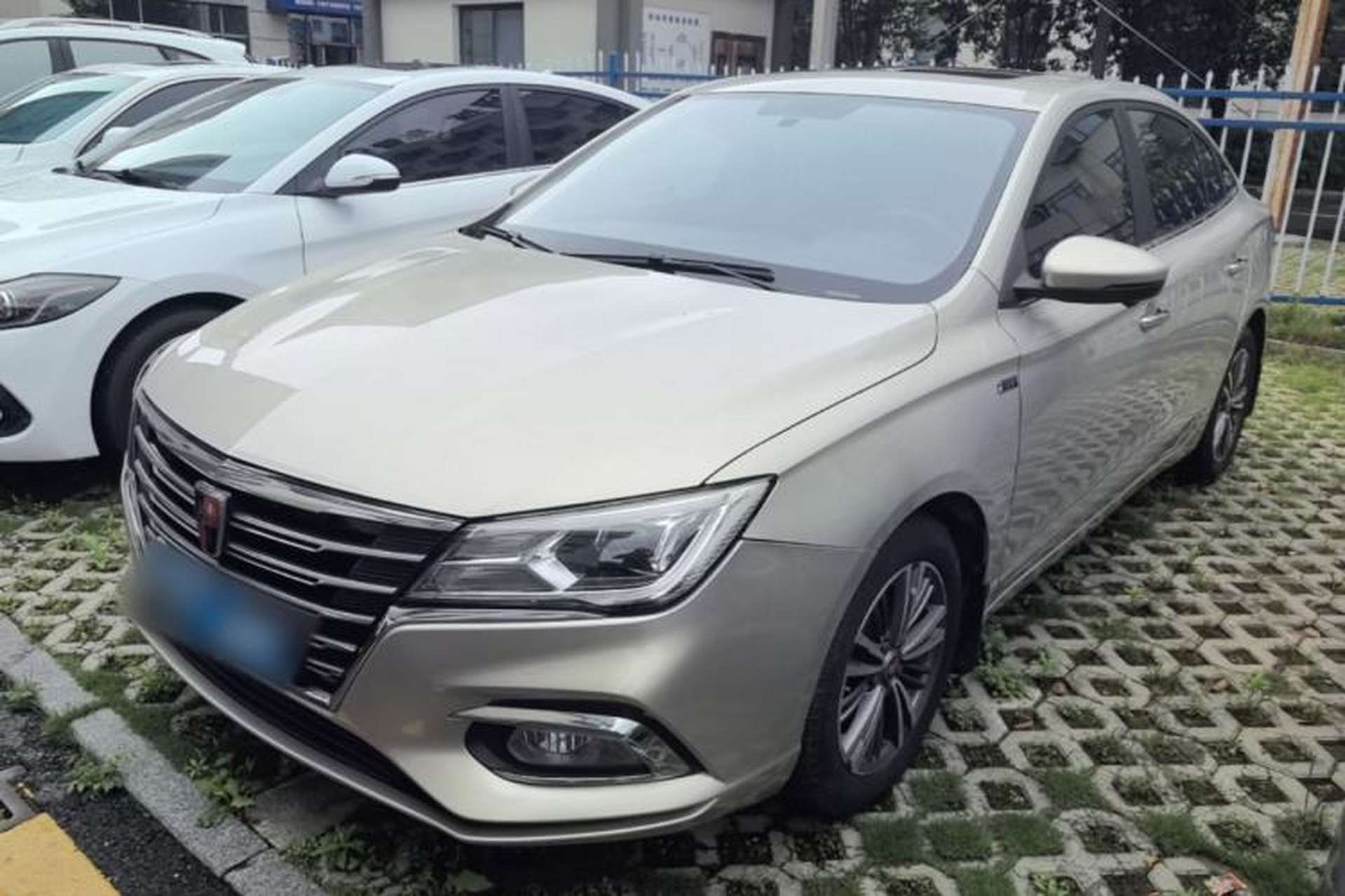 Used Roewe i5 2019 1.5L Automatic 4G Connected Langhao Edition Front Left 45 Deg