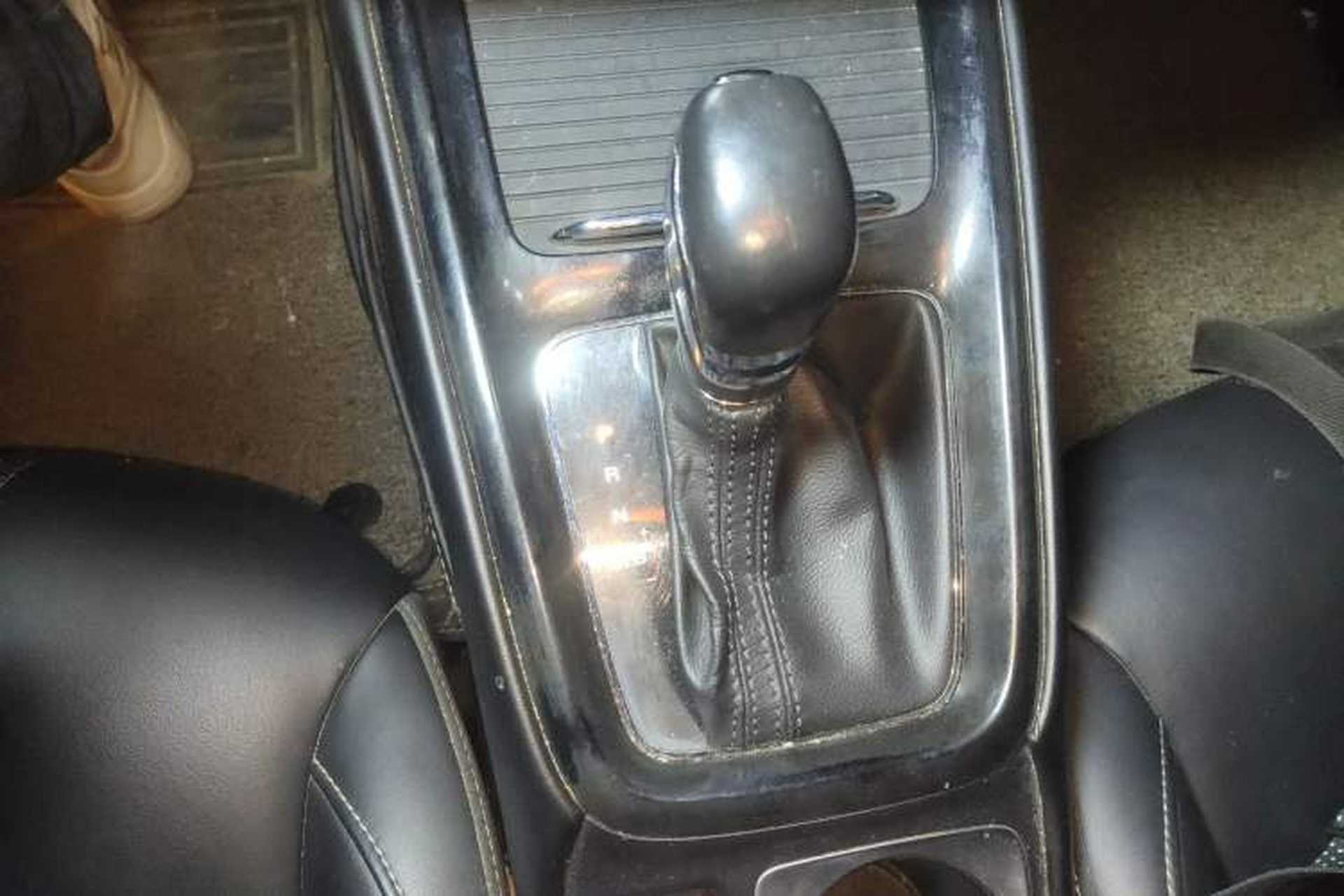 Used Roewe i5 2019 20T Automatic 4G Connected Supercharged Flagship Edition Gear Lever