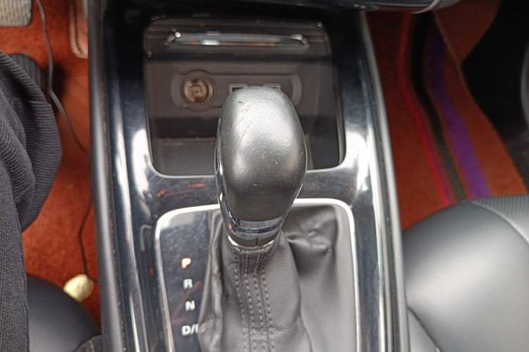 Used Roewe i5 2019 1.5L Automatic 4G Connected Langhao Edition Gear Lever