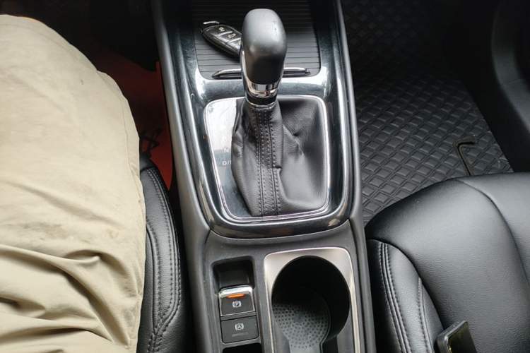 Used Roewe i5 2019 1.5L Automatic 4G Connected Linghao Edition Gear Lever