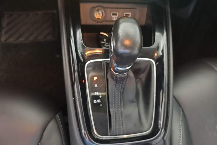 Used Roewe i5 2019 1.5L Automatic 4G Connected Langhao Edition Gear Lever