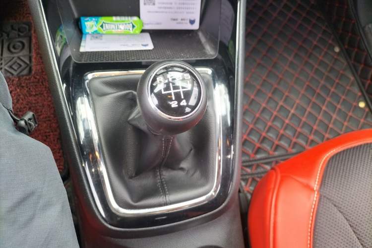 Used Roewe i5 2019 1.5L Manual 4G Connectable Langhao Edition Gear Lever