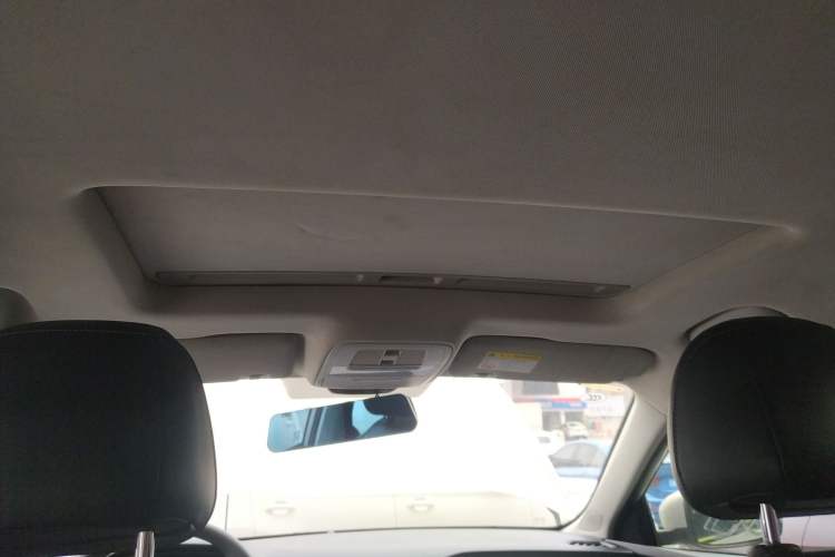 Used Roewe i5 2019 1.5L Automatic 4G Connected Langhao Edition Headliner