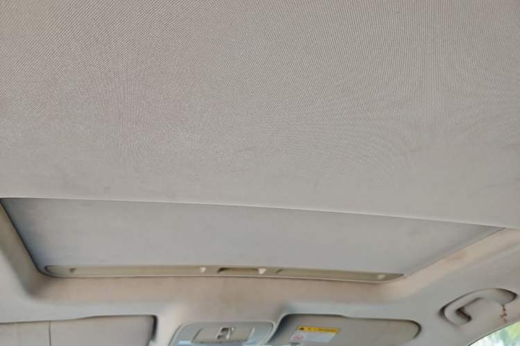 Used Roewe i5 2019 1.5L Automatic 4G Connected Langhao Edition Headliner