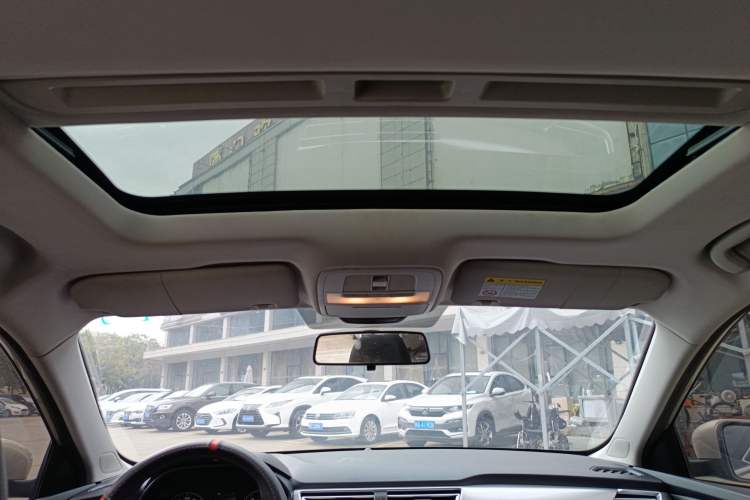 Used Roewe i5 2019 1.5L Automatic 4G Connected Langhao Edition Headliner
