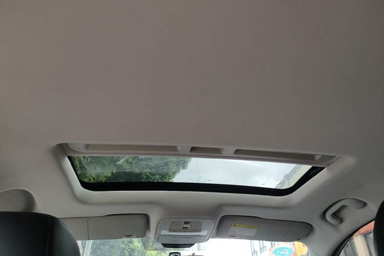 Used Roewe i5 2019 1.5L Automatic 4G Connected Linghao Edition Headliner