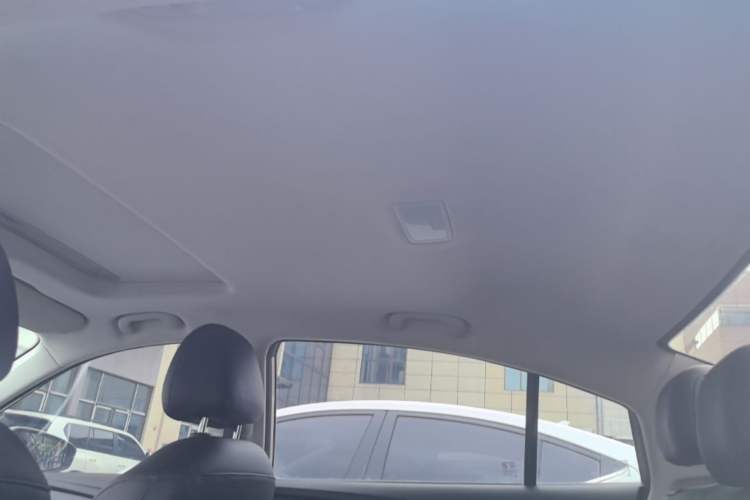 Used Roewe i5 2019 1.5L Automatic 4G Connected Langhao Edition Headliner