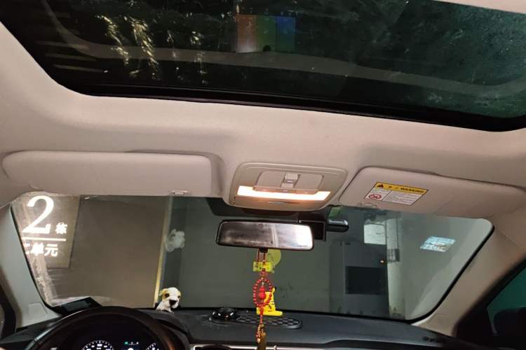 Used Roewe i5 2019 1.5L Automatic 4G Connected Langhao Edition Headliner