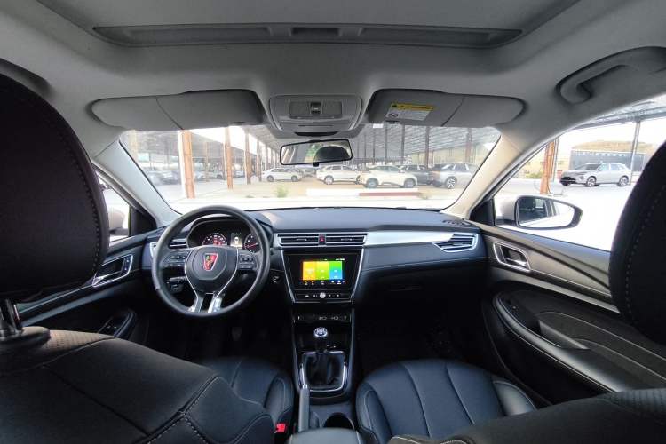 Used Roewe i5 2019 1.5L Manual 4G Connectable Langhao Edition Interior 1
