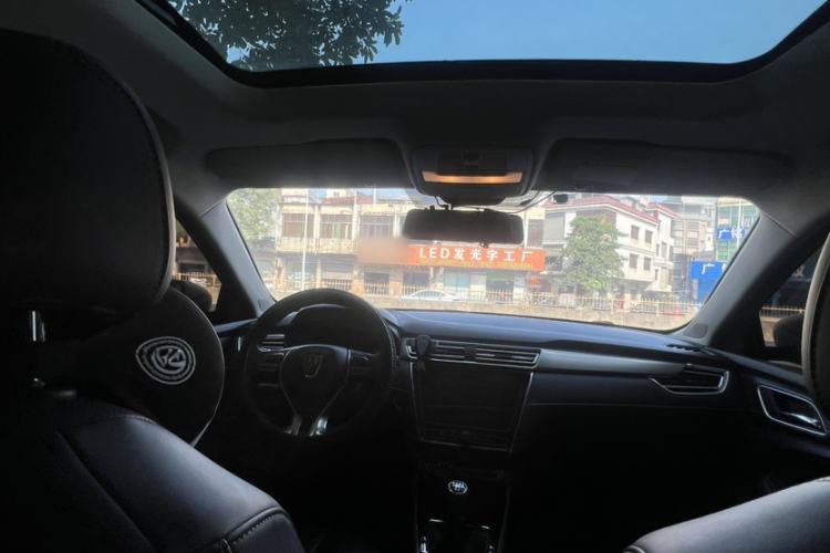 Used Roewe i5 2019 1.5L Manual 4G Connectable Langhao Edition Interior 1