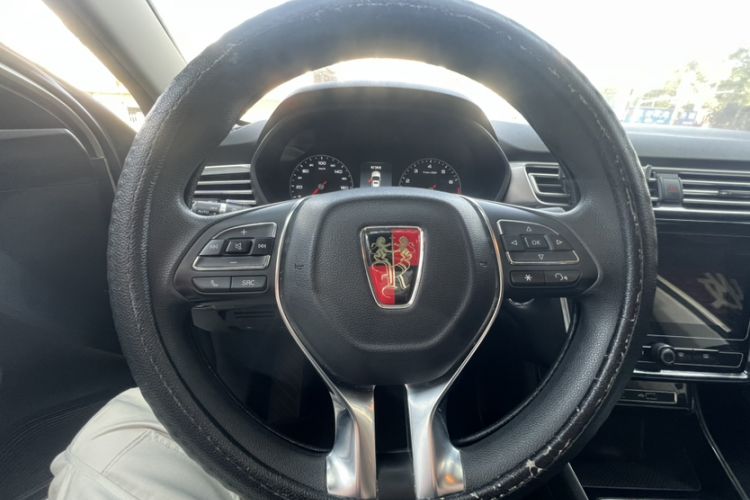 Used Roewe i5 2019 1.5L Manual 4G Connectable Langhao Edition Interior 2