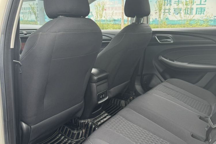Used Roewe i5 2019 1.5L Automatic 4G Connected Langyue Edition Interior 3