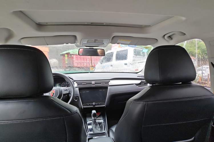 Used Roewe i5 2019 1.5L Automatic 4G Connected Langhao Edition Interior 4