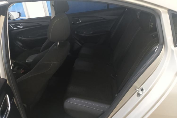 Used Roewe i5 2019 1.5L Manual 4G Connected Langyue Edition Interior 4