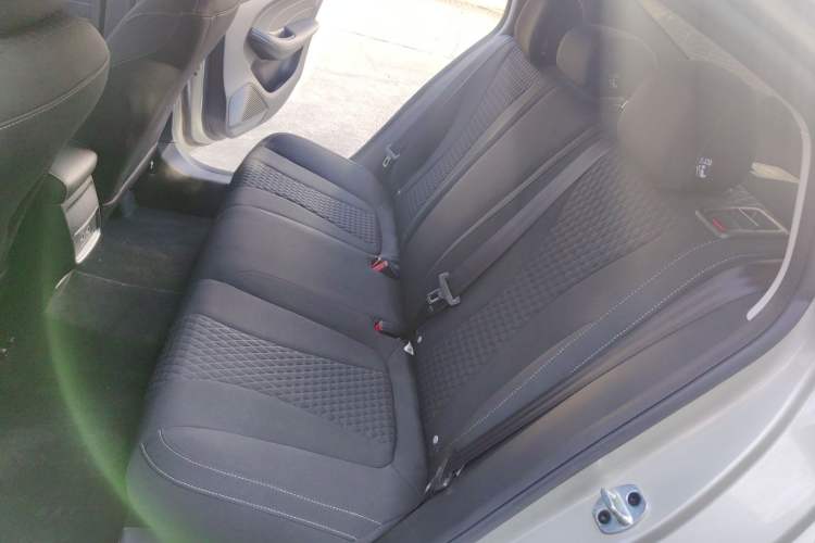 Used Roewe i5 2019 1.5L Manual 4G Connected Langyue Edition Interior 8