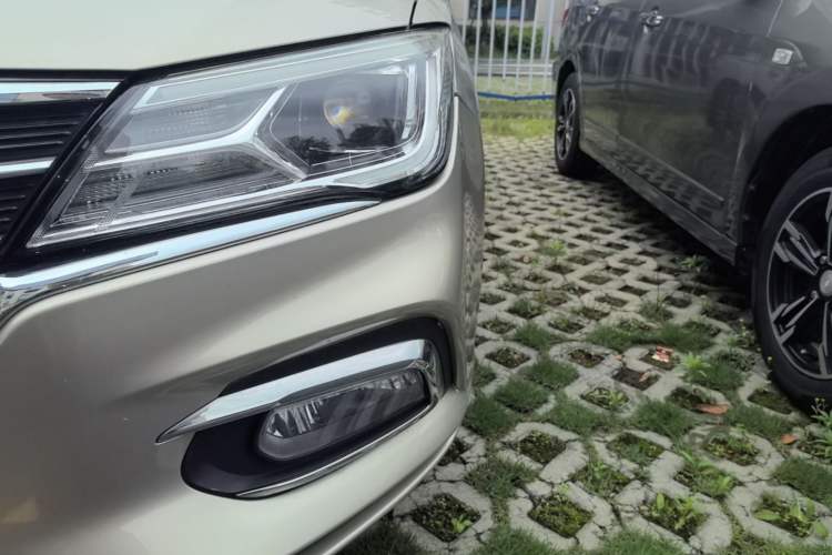 Used Roewe i5 2019 1.5L Automatic 4G Connected Langhao Edition Left Front Headlight