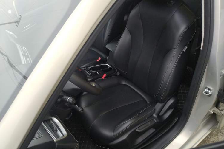 Used Roewe i5 2019 1.5L Automatic 4G Connected Langhao Edition Left Front Seat