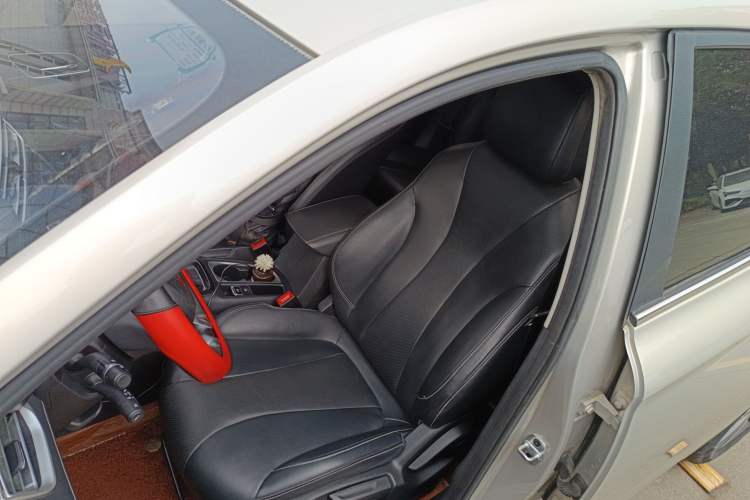 Used Roewe i5 2019 1.5L Automatic 4G Connected Langhao Edition Left Front Seat