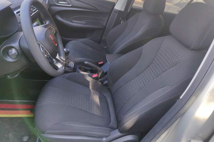 Used Roewe i5 2019 1.5L Manual 4G Connected Langyue Edition Left Front Seat