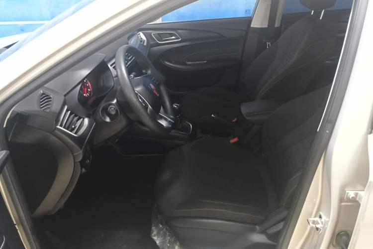 Used Roewe i5 2019 1.5L Manual 4G Connected Langyue Edition Left Front Seat